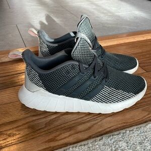 Adidas Women’s Tennis Shoe